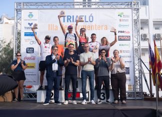 Manuel de la Torre y Marina Casals se imponen en el XII Triatló Illa de Formentera