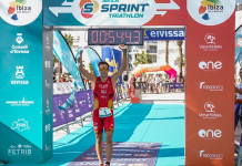 Arcadi Sala y Lucía Gracia se coronan en un Ibiza Sprint Triathlon de récord