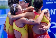 España logra una victoria histórica en el relevo mixto de la Copa del Mundo de Chengdu Copa del Mundo de Chengdu