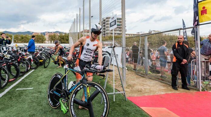 Ivan Raña, Albert Moreno y Miquel Blanchart, madrugan camino a Kona