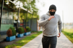 correr con mascarilla